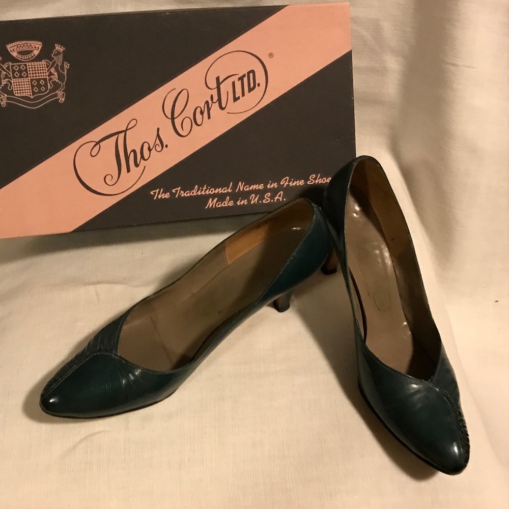 Vintage Thos. Cort. Ltd.dark green calf, high heel shoe, size 6 AAA